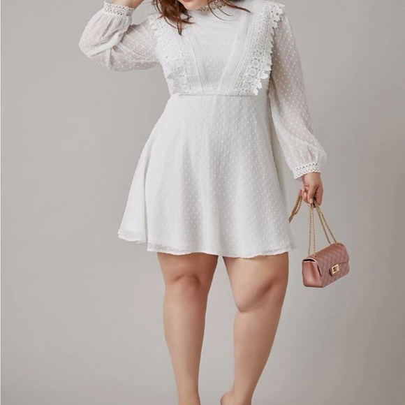 Beautiful white lace detail dress - Picture 9 of 9